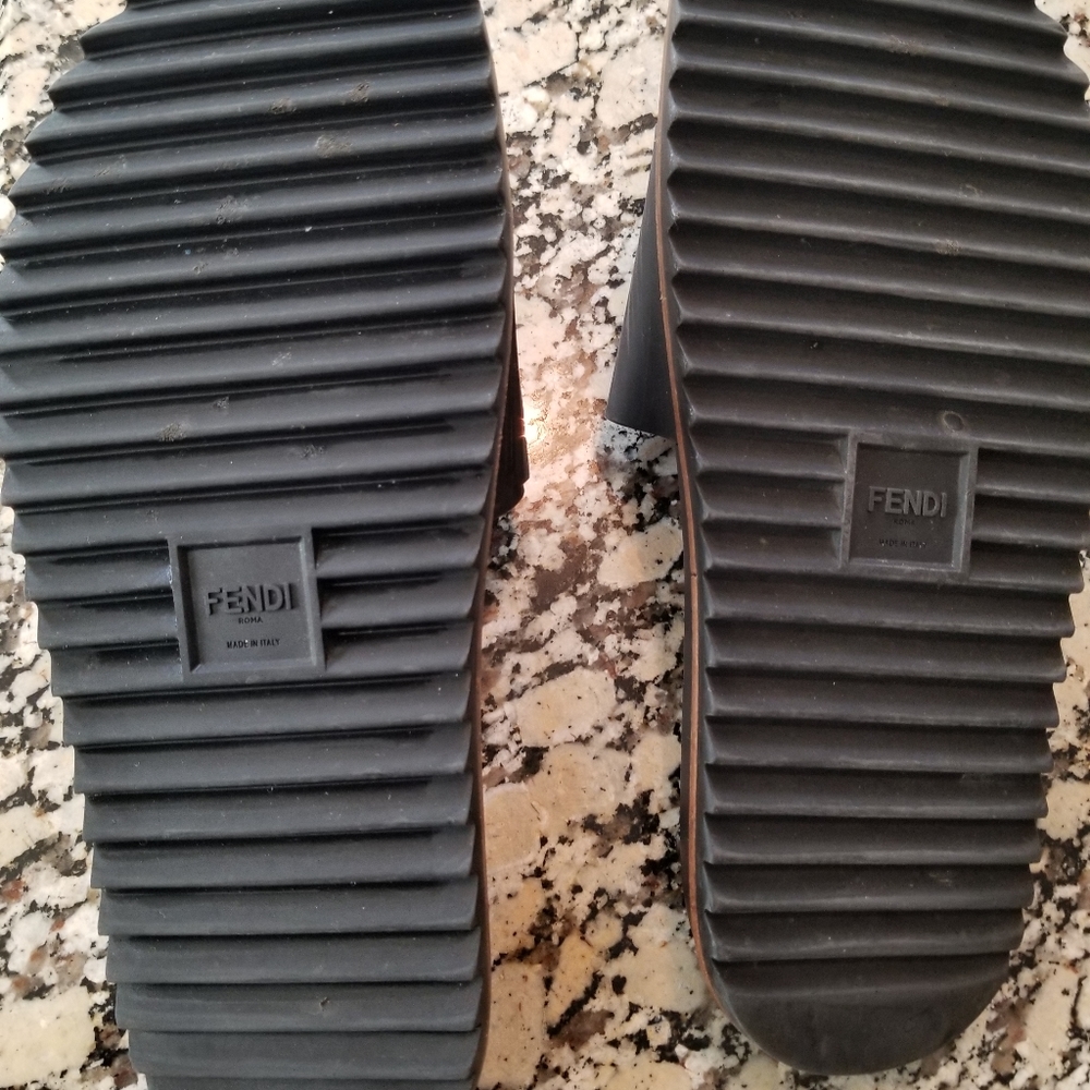 FENDI SLIDES - Picture 3 of 4